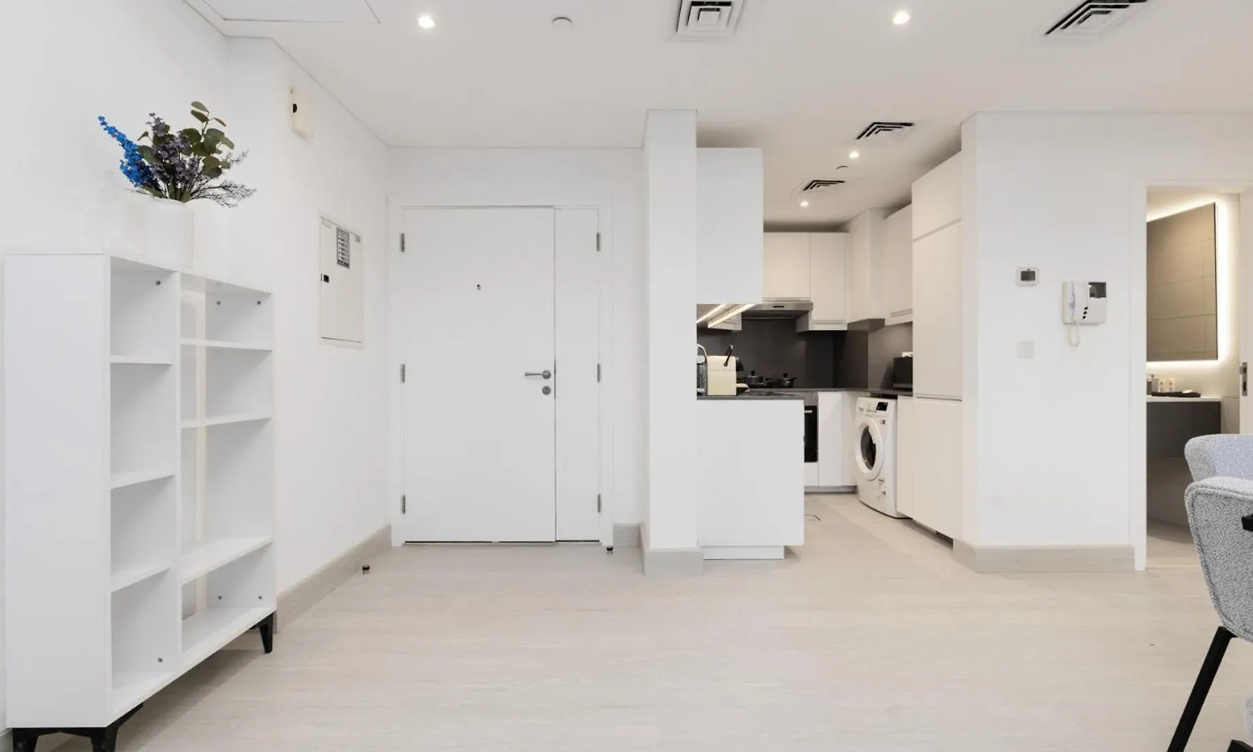 Spacious -Modern -Great Facilities And Location ドバイ